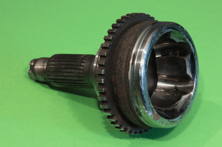 Toyota, Renault, Fiat ou peugeot, vous trouverez la piece detachee qu&rsquo;il vous faut chez un casseur auto !