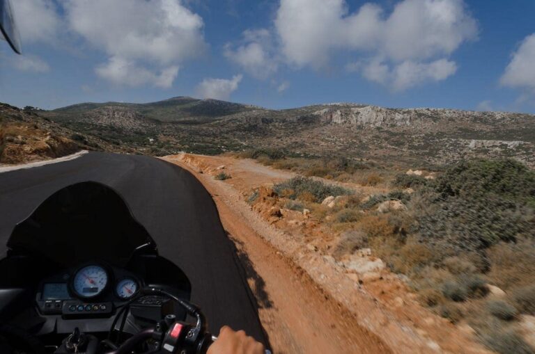 Les itinéraires incontournables pour des virées en moto mémorables