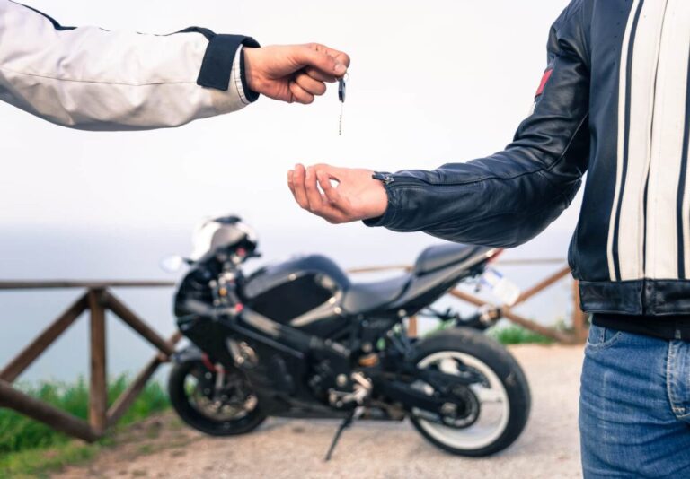 Achat d’une moto : quelles démarches administratives prévoir ?