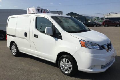 La voiture Nissan NV200
