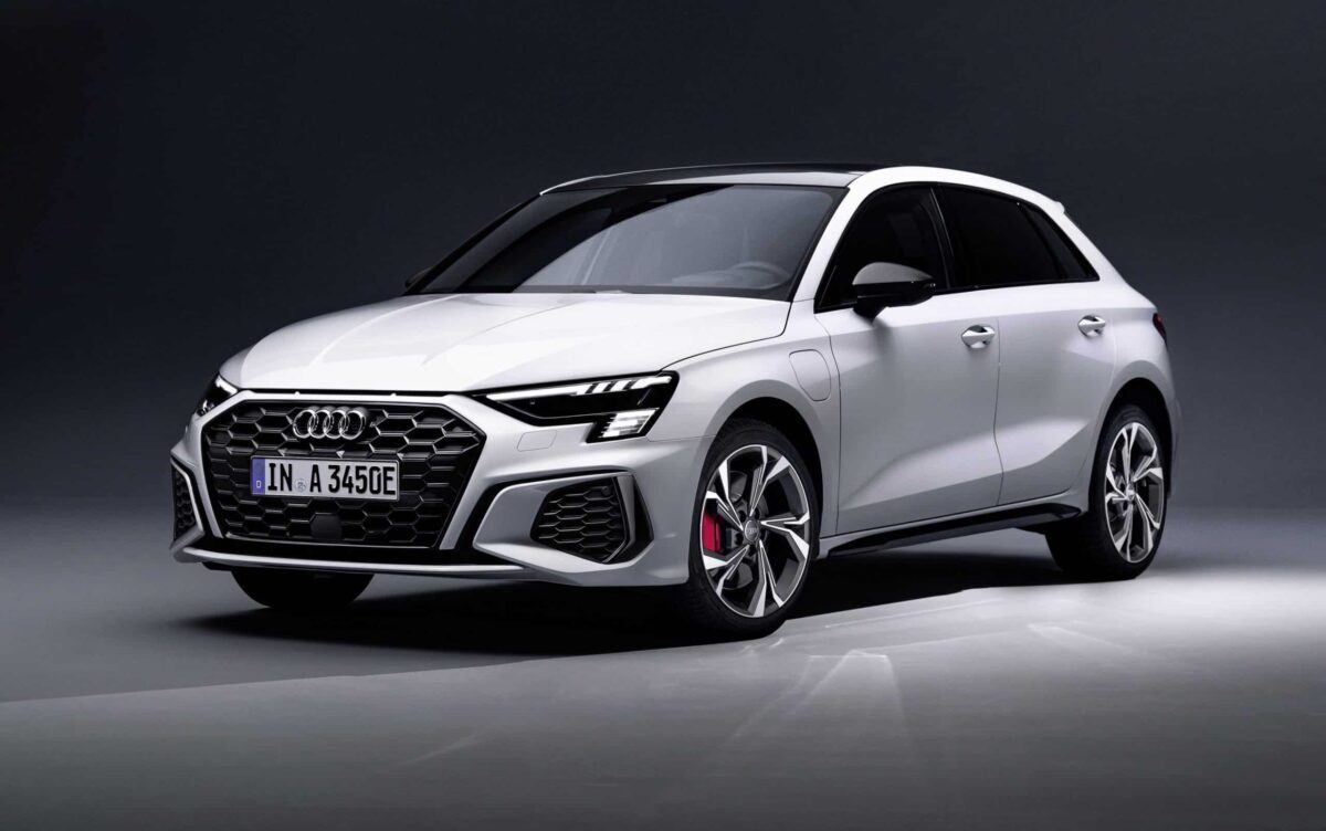 Audi A3 Sportback garée avec des pneus adaptés