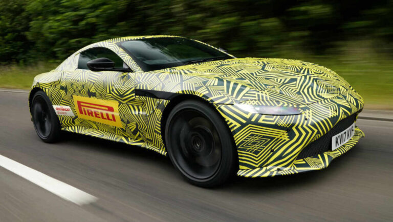 Un modèle de SUV camouflé : l’Aston Martin DBX