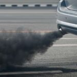 voiture qui fume noir