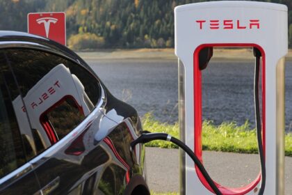 Installation de panneaux photovoltaïques : à qui s'adresser dans le 33 ?