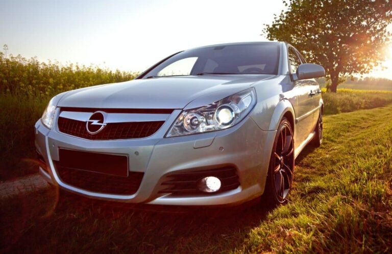 Résoudre le problème du voyant clé à molette orange sur votre opel corsa