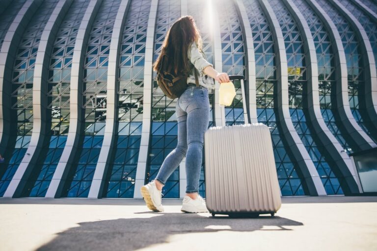 Choisir son mode de transport pour ses vacances d’été : train ou voiture ?